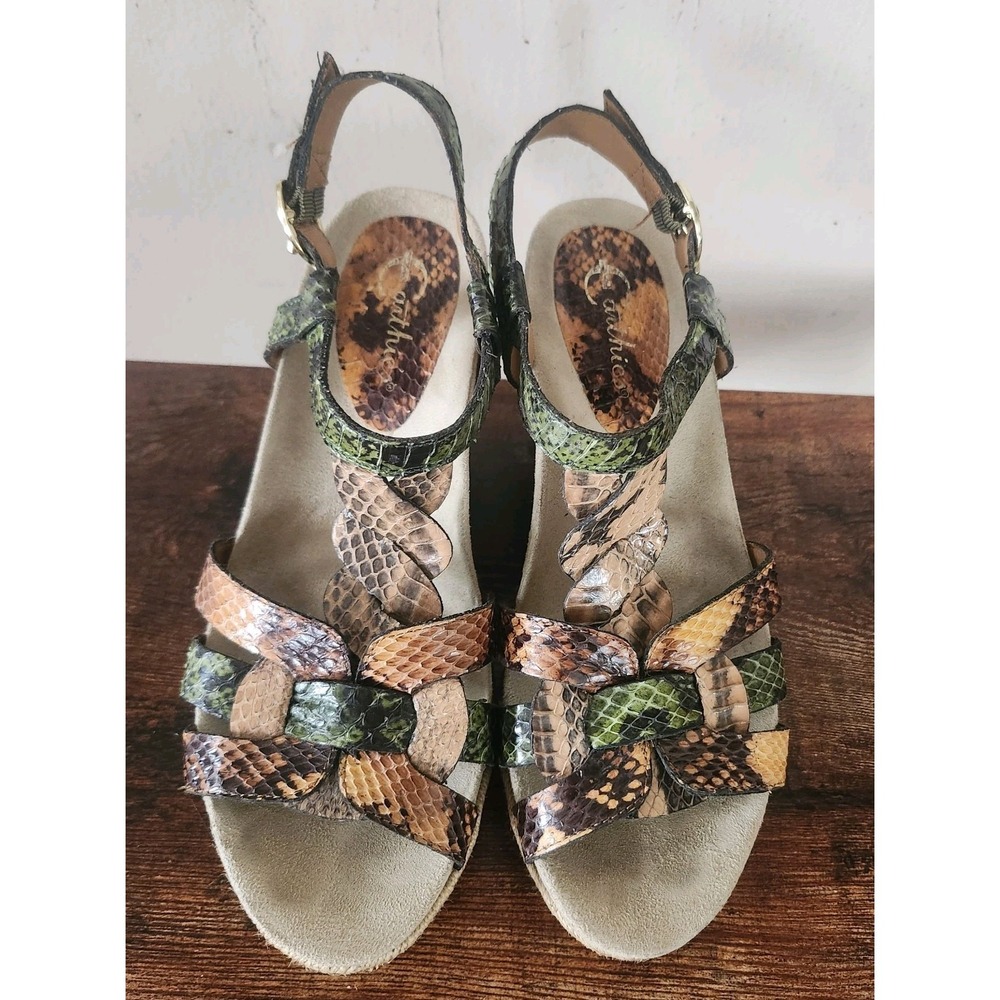 EARTHIES Womens 9.5 B Green Corsica Snake Print Sandals Leather Shoes Wedge - Picture 3 of 7